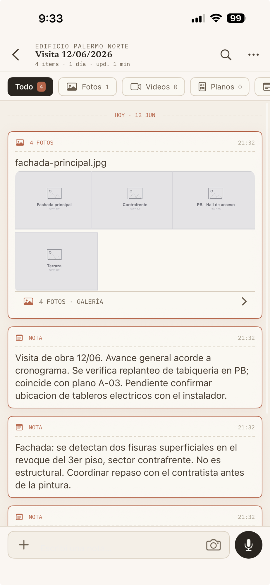 Chat de una carpeta de obra en la app Brik